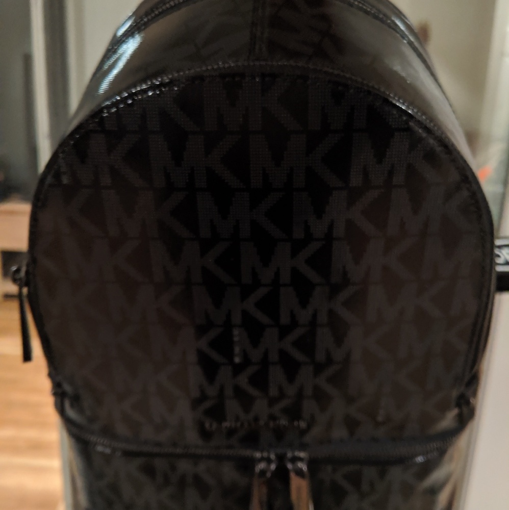 Michael Kors Rhea Zip MD - Glossy Black